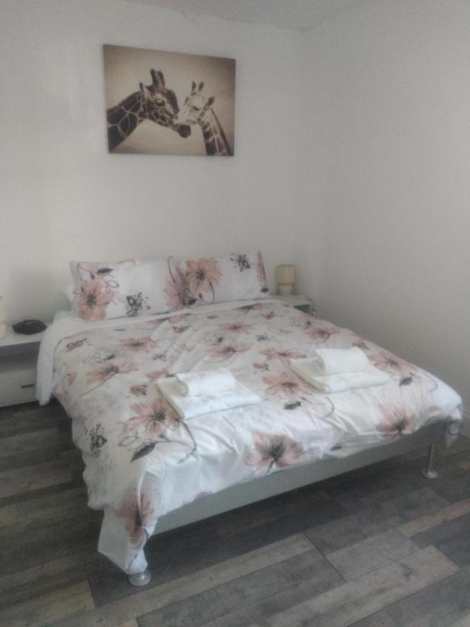 Cheltenham - 3 Bedroom, Parking, Disneyplus Ngoại thất bức ảnh