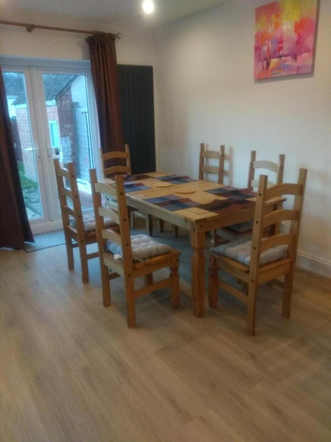 Cheltenham - 3 Bedroom, Parking, Disneyplus Ngoại thất bức ảnh