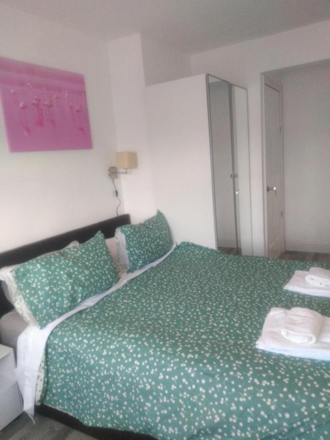 Cheltenham - 3 Bedroom, Parking, Disneyplus Ngoại thất bức ảnh